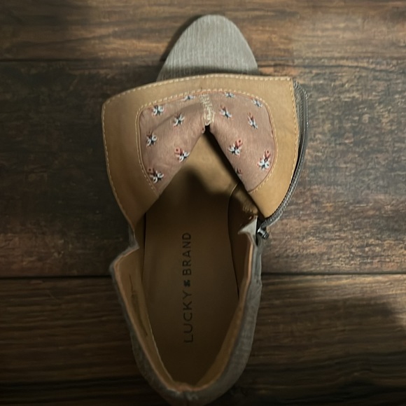 LUCKY BRAND 🍀 suede booties - Picture 6 of 11